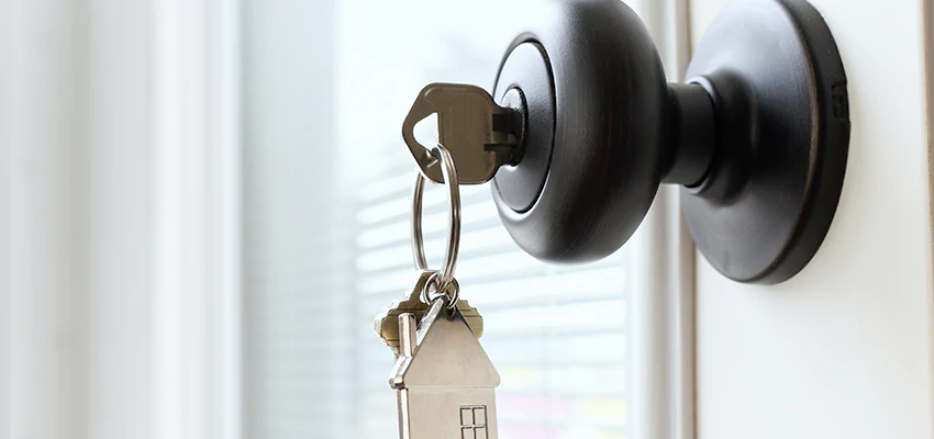 Bifold Door Knob Replacement in Glendale, California