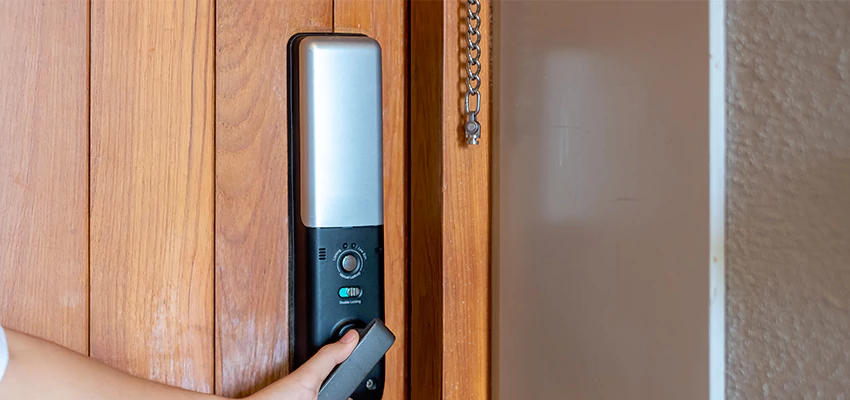 Home Security Electronic Locks Upgrades in Glendale, CA
